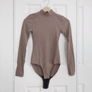 girlfriend collective vivien mock neck long sleeve fog heather bodysuit